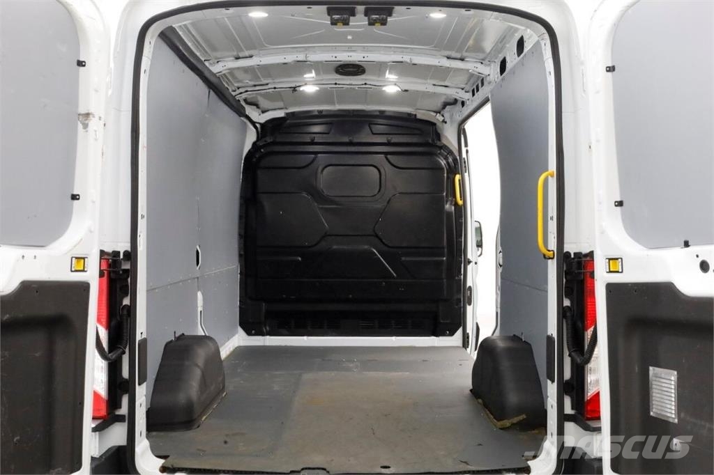Ford Transit 350 2.0 TDCI 130pk E6 L2H2 Trend Airco/Nav Otros camiones