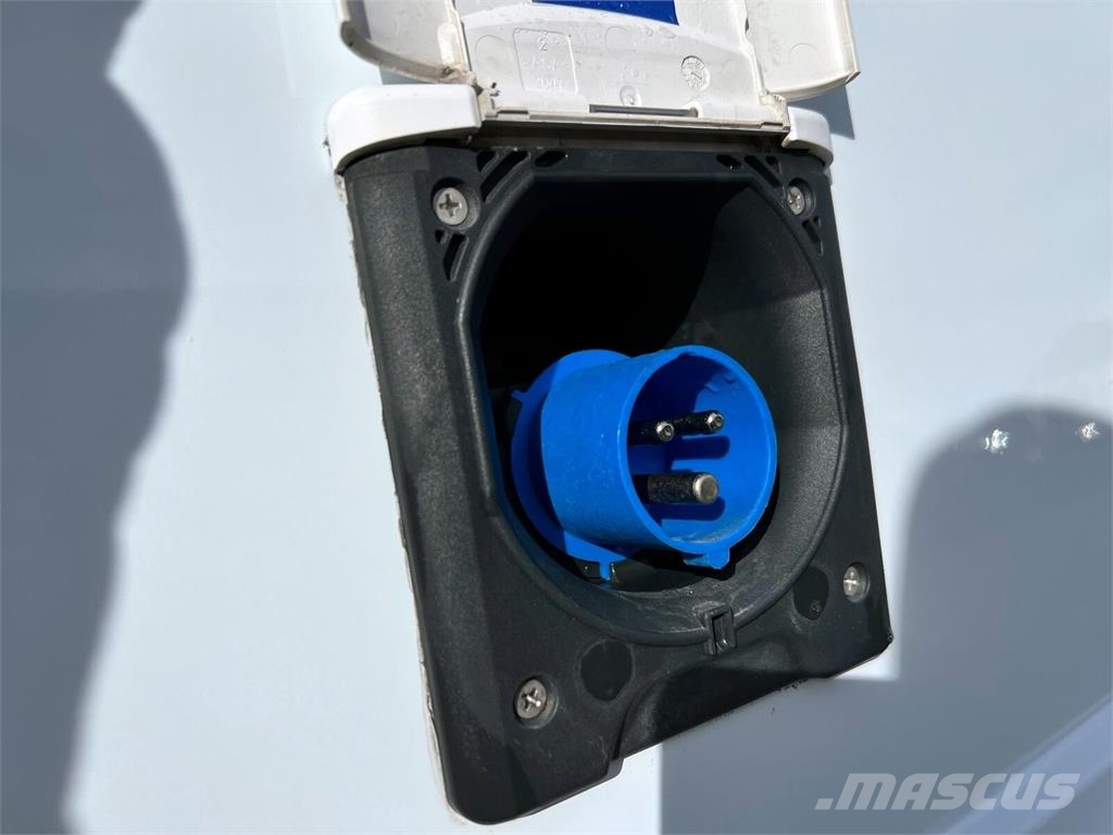 Ford Transit Custom Chłodnia Webasto Import DE Nowy Mod Ďalšie nákladné vozidlá
