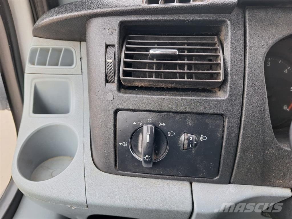 Ford Transit Doka Pritsche - 7 persons Další