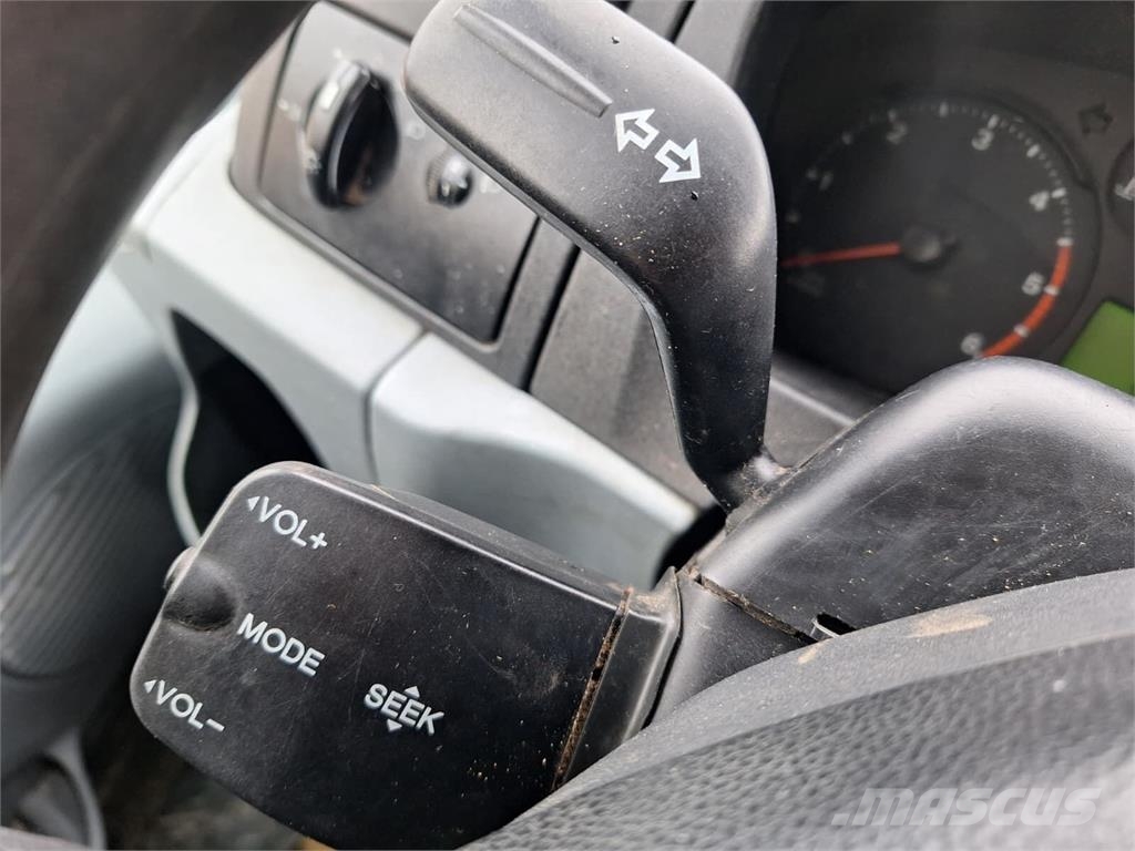 Ford Transit Doka Pritsche - 7 persons Další