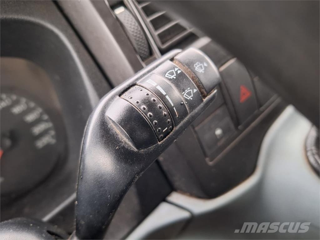 Ford Transit Doka Pritsche - 7 persons Další