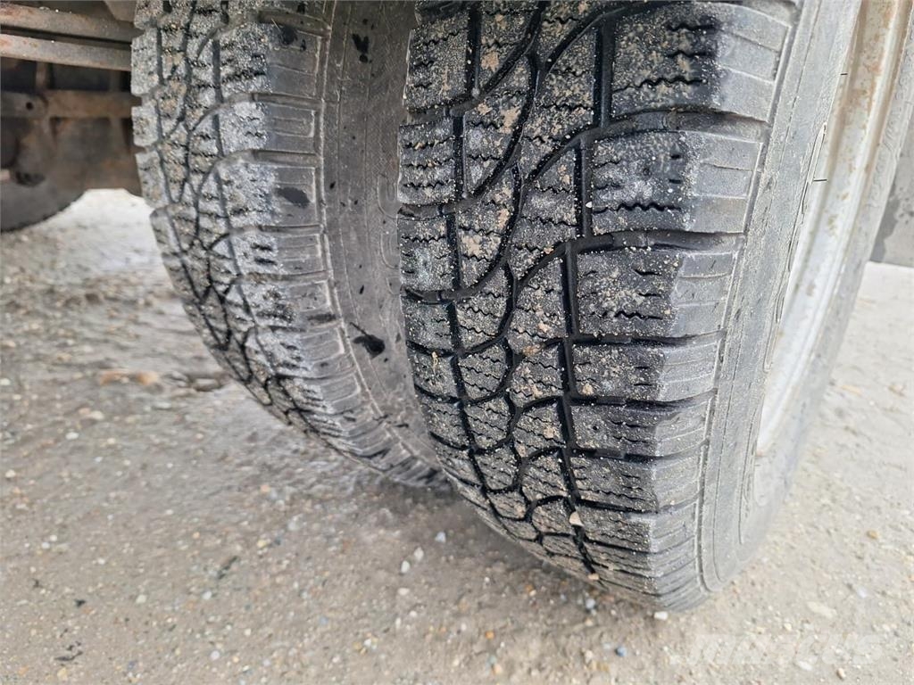 Ford Transit Doka Pritsche - 7 persons Další