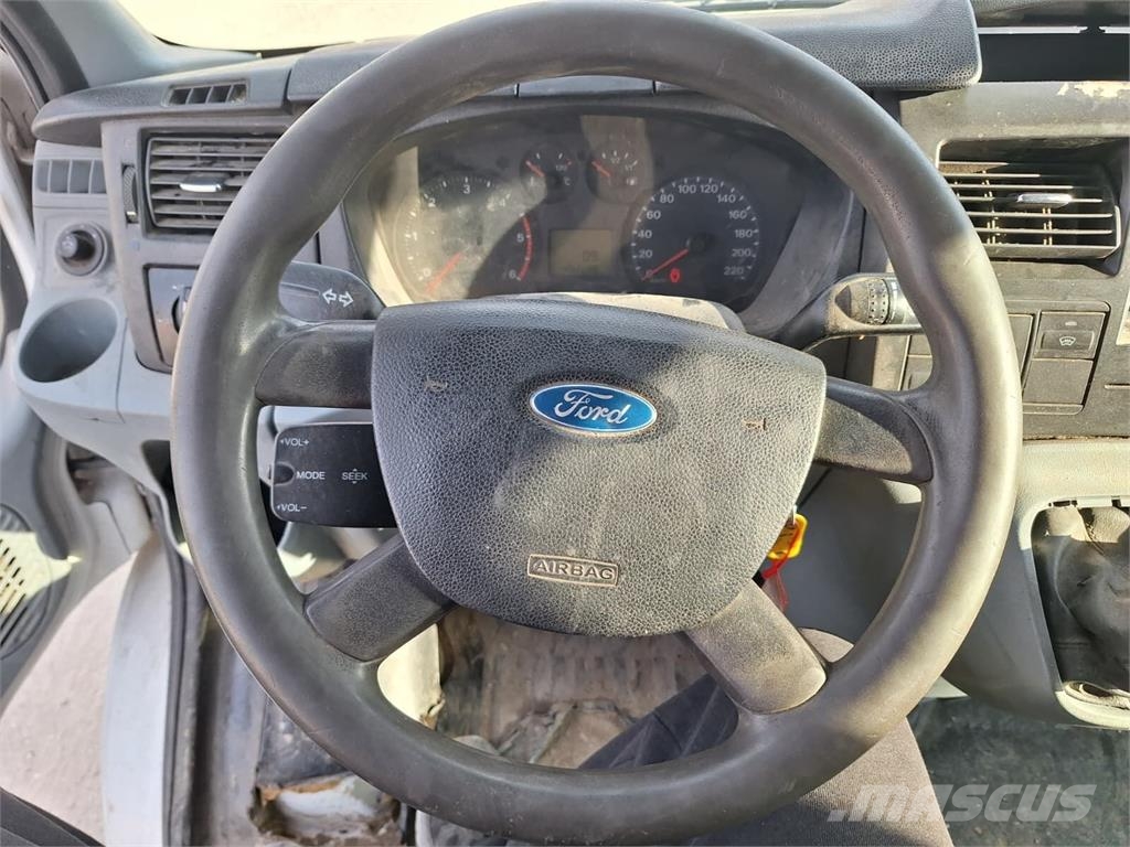 Ford Transit - Doka Pritsche/ 6 persons Další