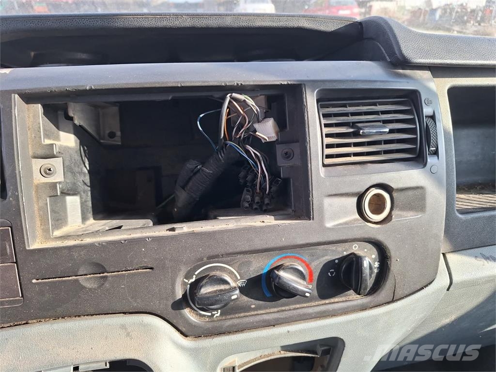 Ford Transit - Doka Pritsche/ 6 persons Další