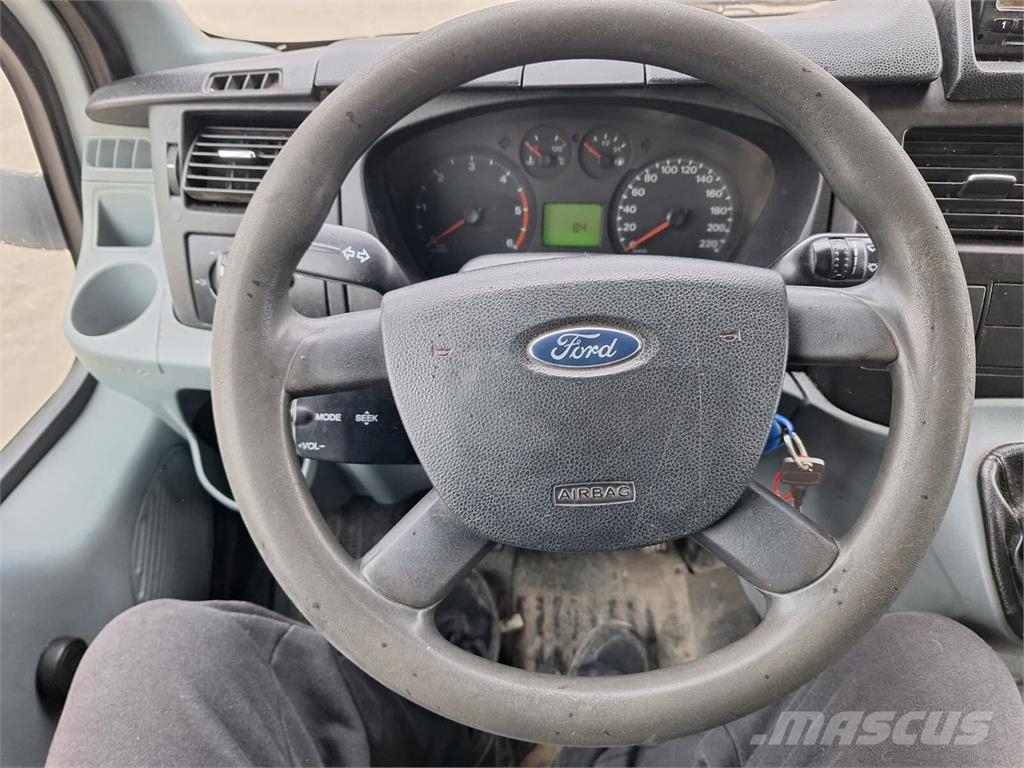 Ford Transit Doka Pritsche - 7 persons Další