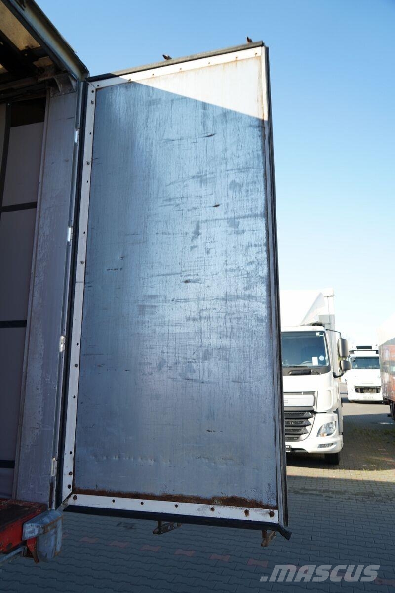Fruehauf Semirremolques de caja de lona