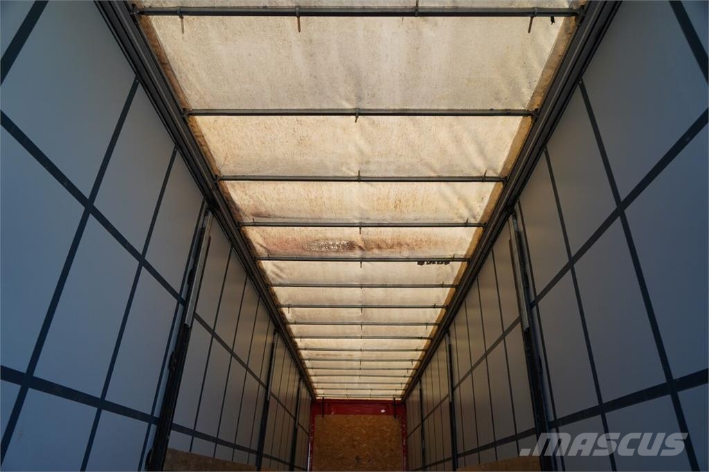Fruehauf Semirremolques de caja de lona