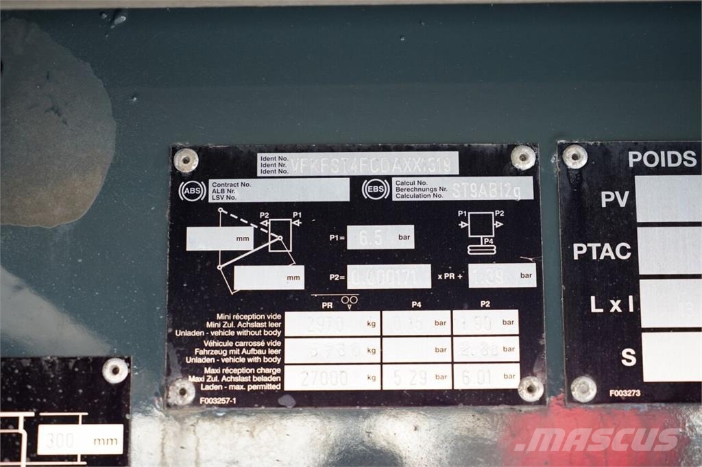 Fruehauf Koffer roller door semi-trailer Semirremolques de carrocería de cajas