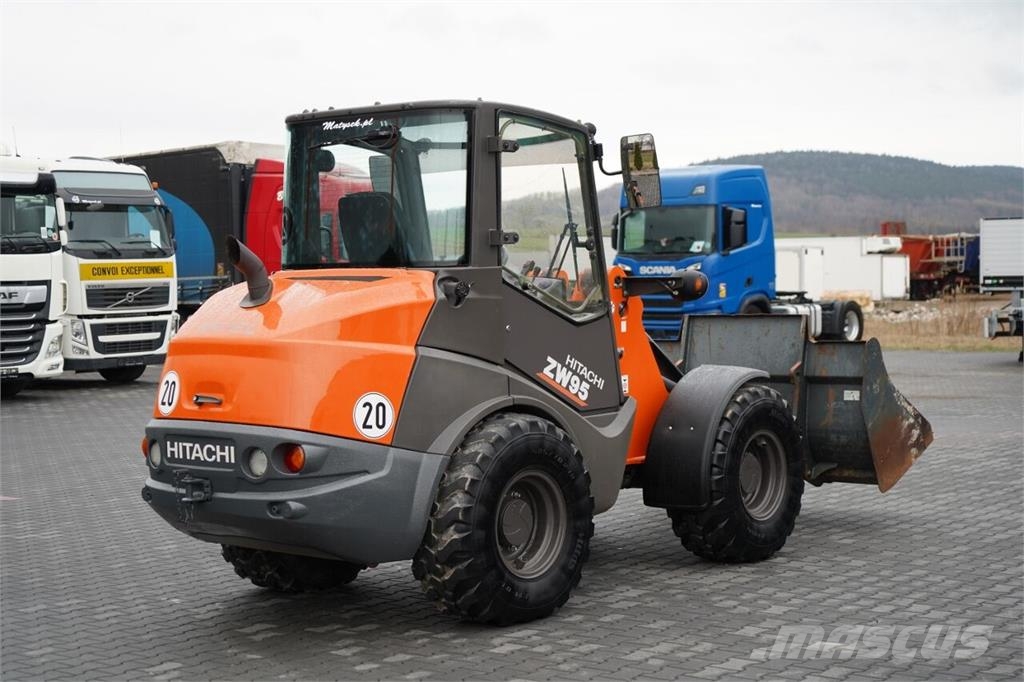 Hitachi ZW95 / ŁADOWARKA KOŁOWA / 2020 R / WIDŁY DO PALET Telescopic wheel loaders