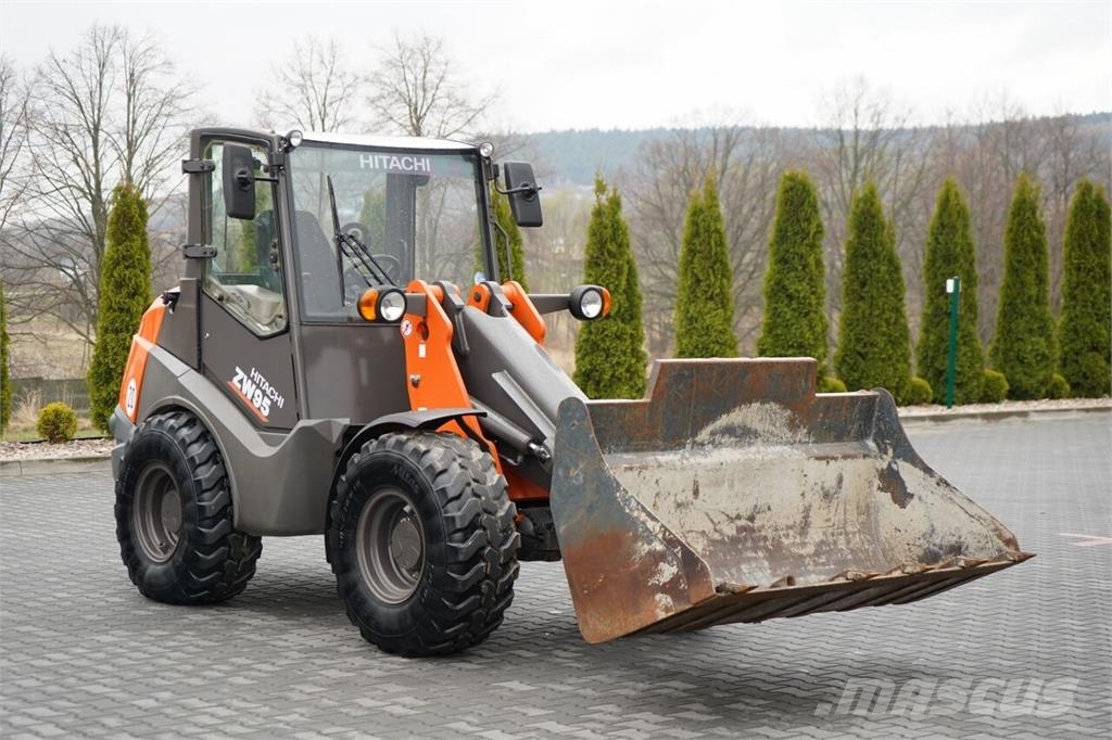 Hitachi ZW95 / ŁADOWARKA KOŁOWA / 2020 R / WIDŁY DO PALET Telescopic wheel loaders
