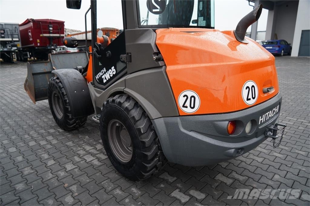 Hitachi ZW95 / ŁADOWARKA KOŁOWA / 2020 R / WIDŁY DO PALET Telescopic wheel loaders