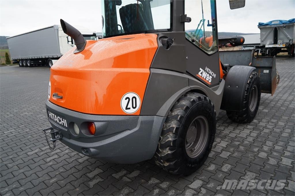 Hitachi ZW95 / ŁADOWARKA KOŁOWA / 2020 R / WIDŁY DO PALET Telescopic wheel loaders
