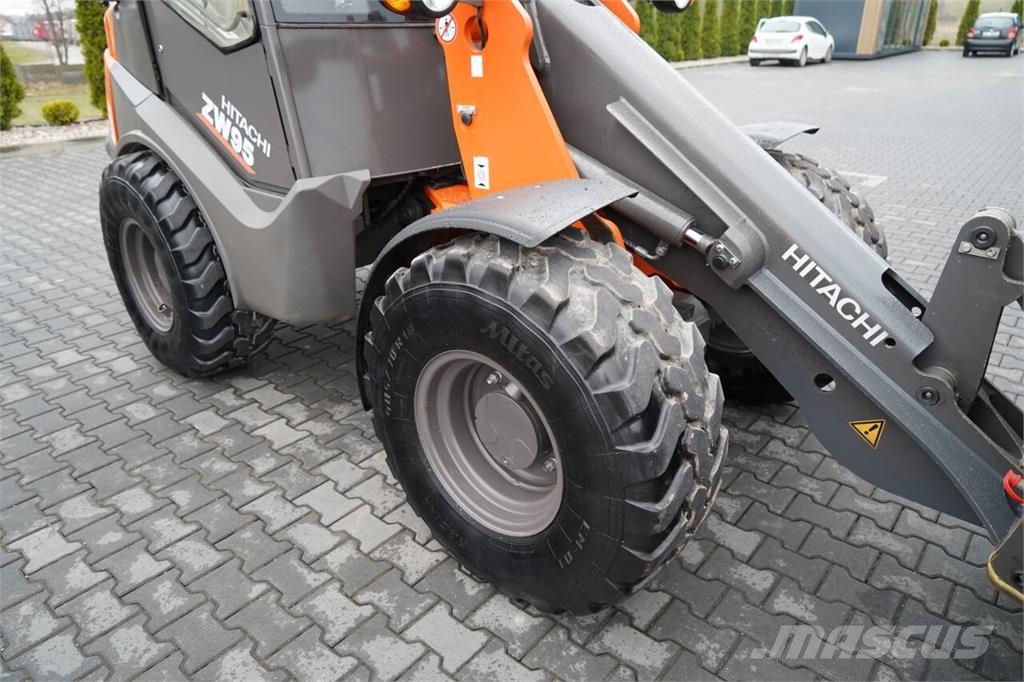 Hitachi ZW95 / ŁADOWARKA KOŁOWA / 2020 R / WIDŁY DO PALET Telescopic wheel loaders