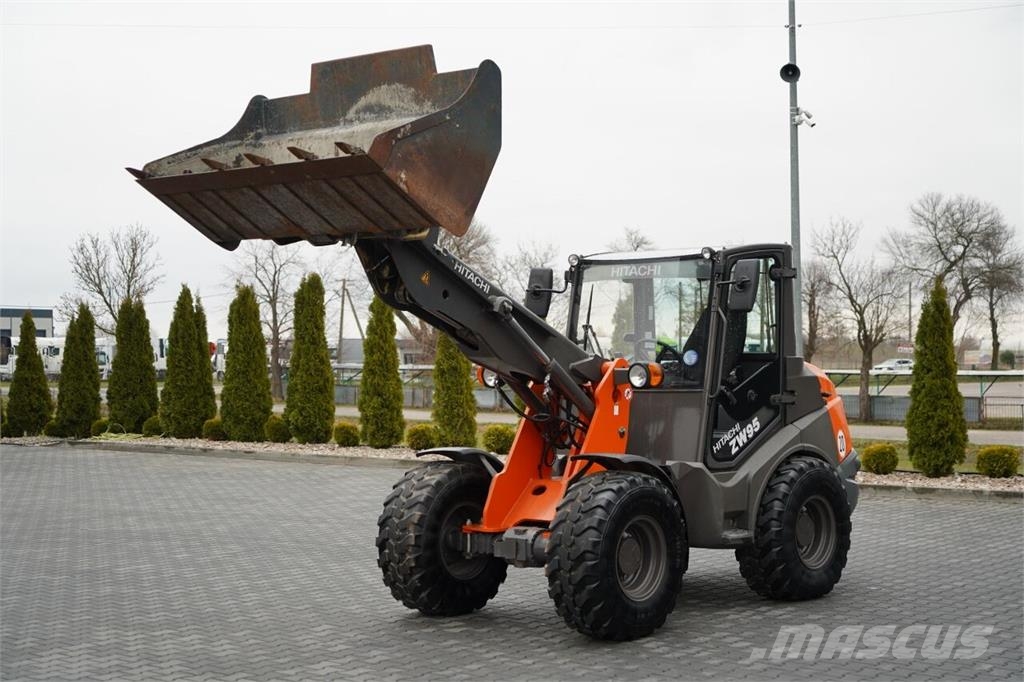 Hitachi ZW95 / ŁADOWARKA KOŁOWA / 2020 R / WIDŁY DO PALET Telescopic wheel loaders