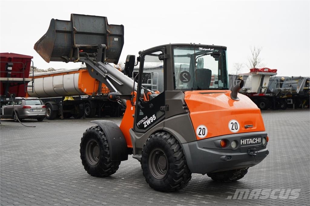 Hitachi ZW95 / ŁADOWARKA KOŁOWA / 2020 R / WIDŁY DO PALET Telescopic wheel loaders