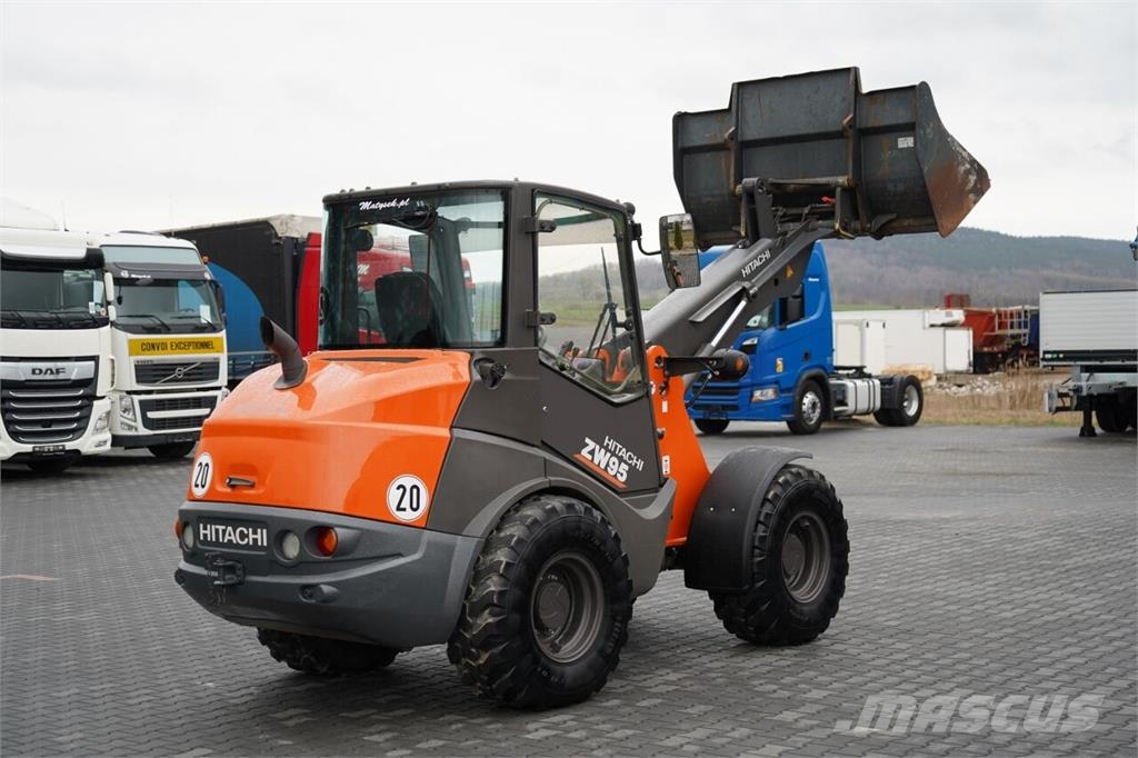 Hitachi ZW95 / ŁADOWARKA KOŁOWA / 2020 R / WIDŁY DO PALET Telescopic wheel loaders