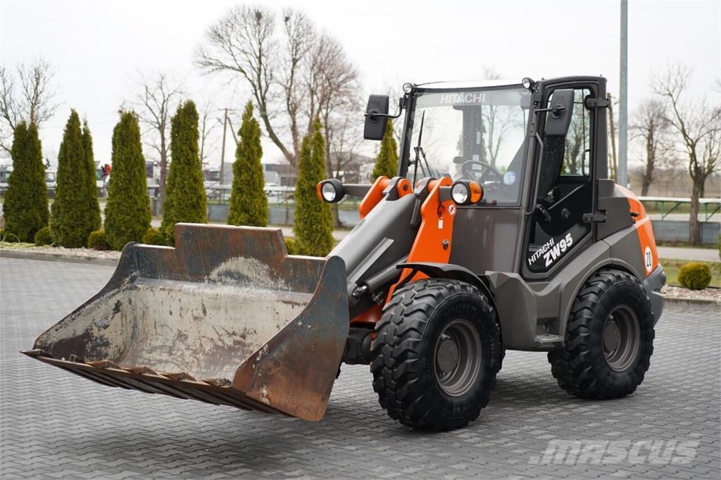 Hitachi ZW95 / ŁADOWARKA KOŁOWA / 2020 R / WIDŁY DO PALET Telescopic wheel loaders