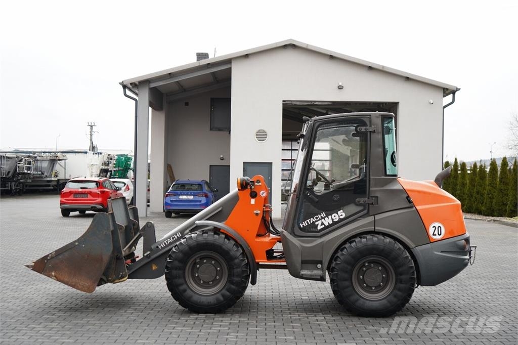 Hitachi ZW95 / ŁADOWARKA KOŁOWA / 2020 R / WIDŁY DO PALET Telescopic wheel loaders