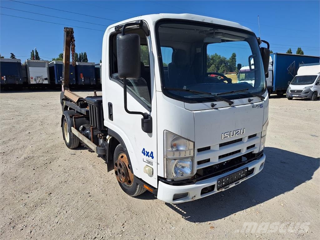 Isuzu 4X4 - container transport شاحنات لوادر
