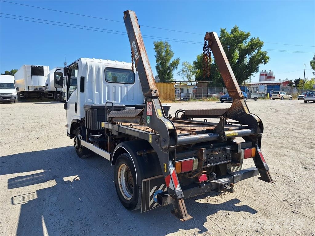 Isuzu 4X4 - container transport شاحنات لوادر