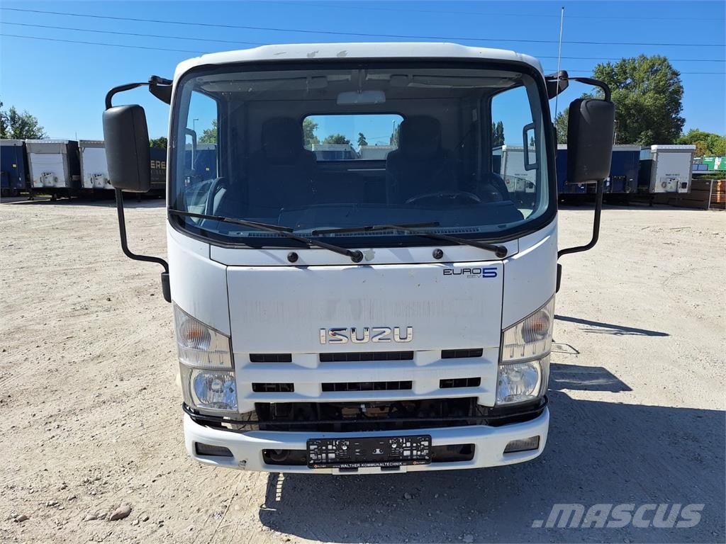 Isuzu 4X4 - container transport شاحنات لوادر