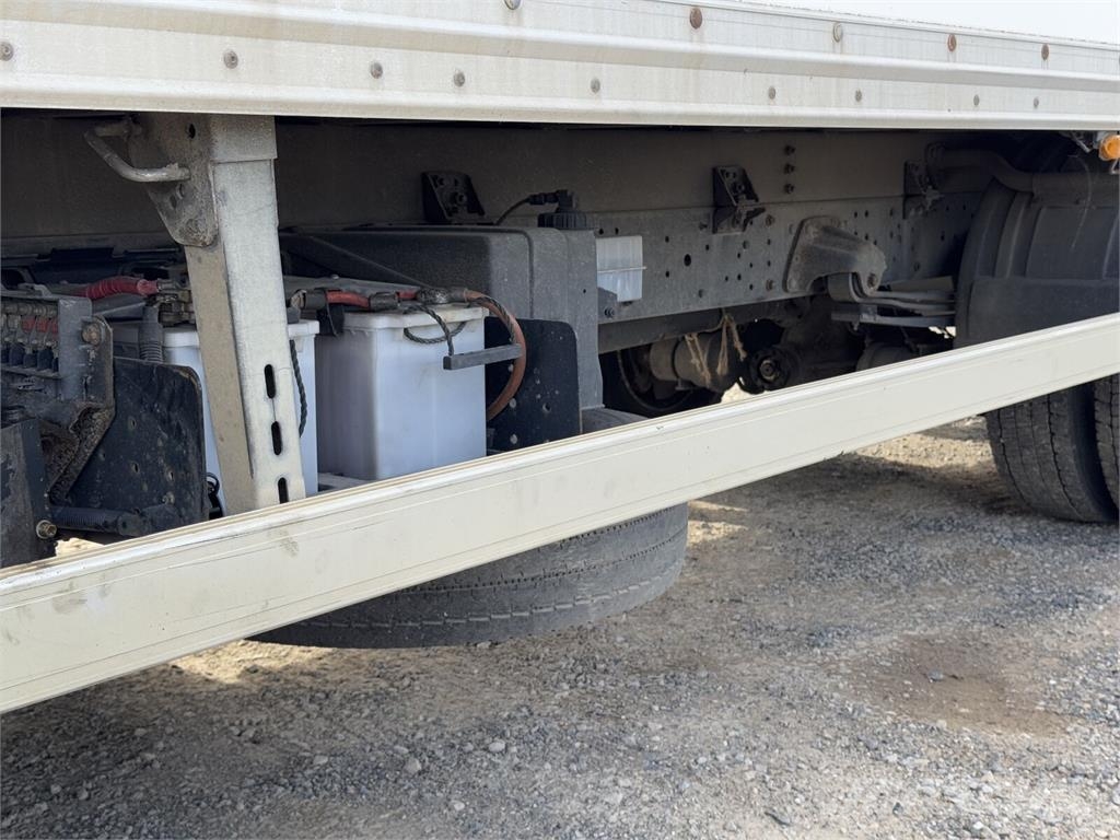 Iveco 100 E 18 nur für Teile Camiones con caja de remolque