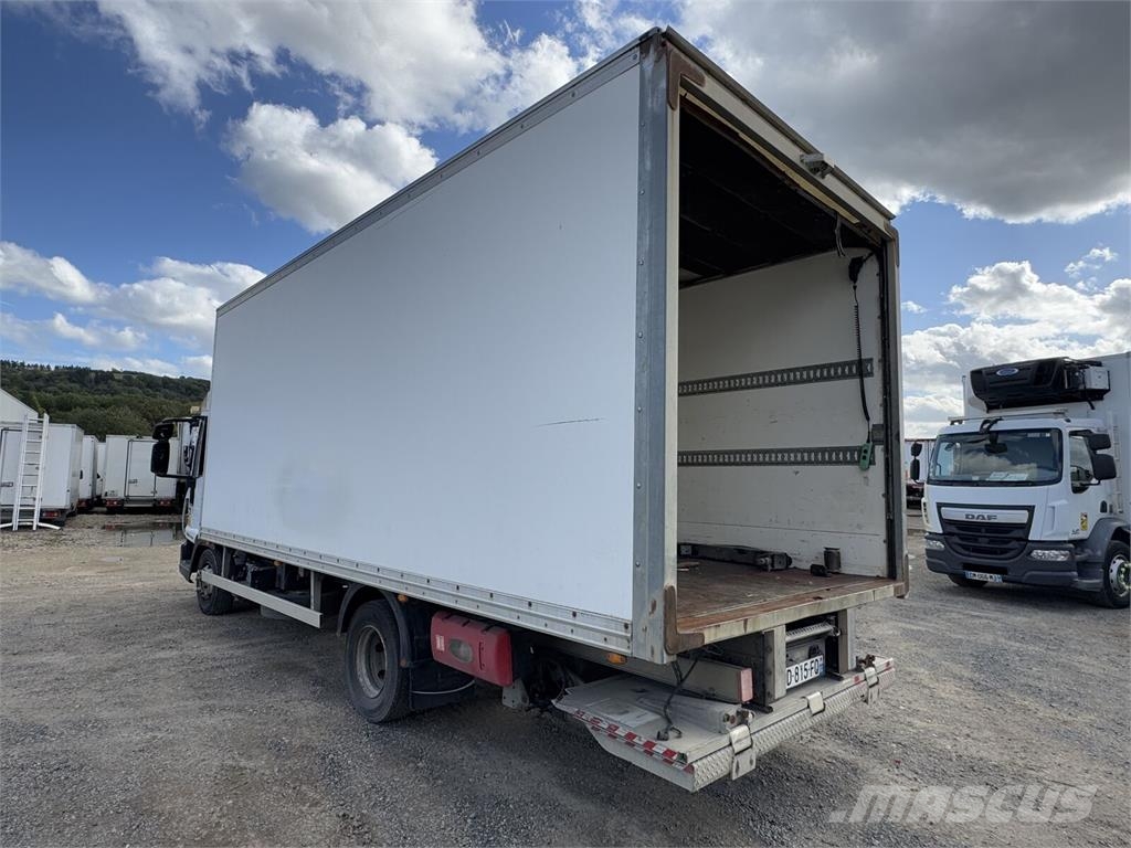 Iveco 100 E 18 nur für Teile Camiones con caja de remolque
