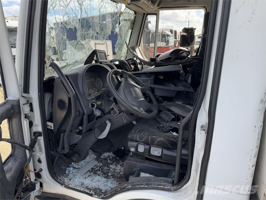 Iveco 100 E 18 nur für Teile Camiones con caja de remolque