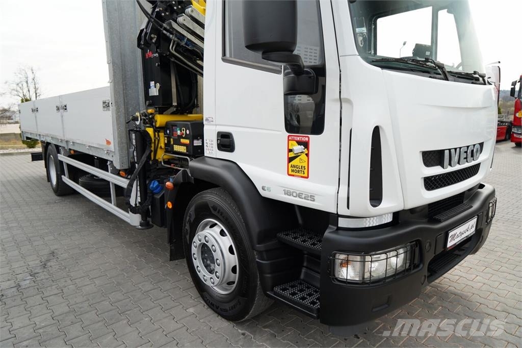 Iveco 180E25 Camiones de cama baja