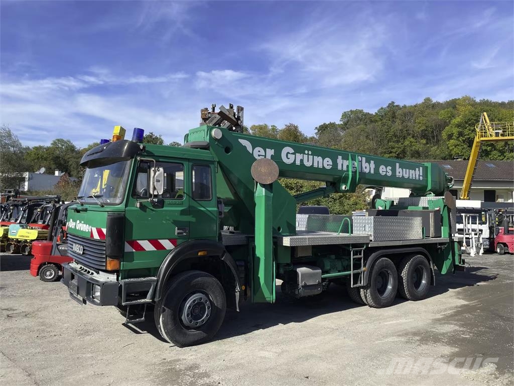 Iveco 260-251 HB Plataformas sobre camión