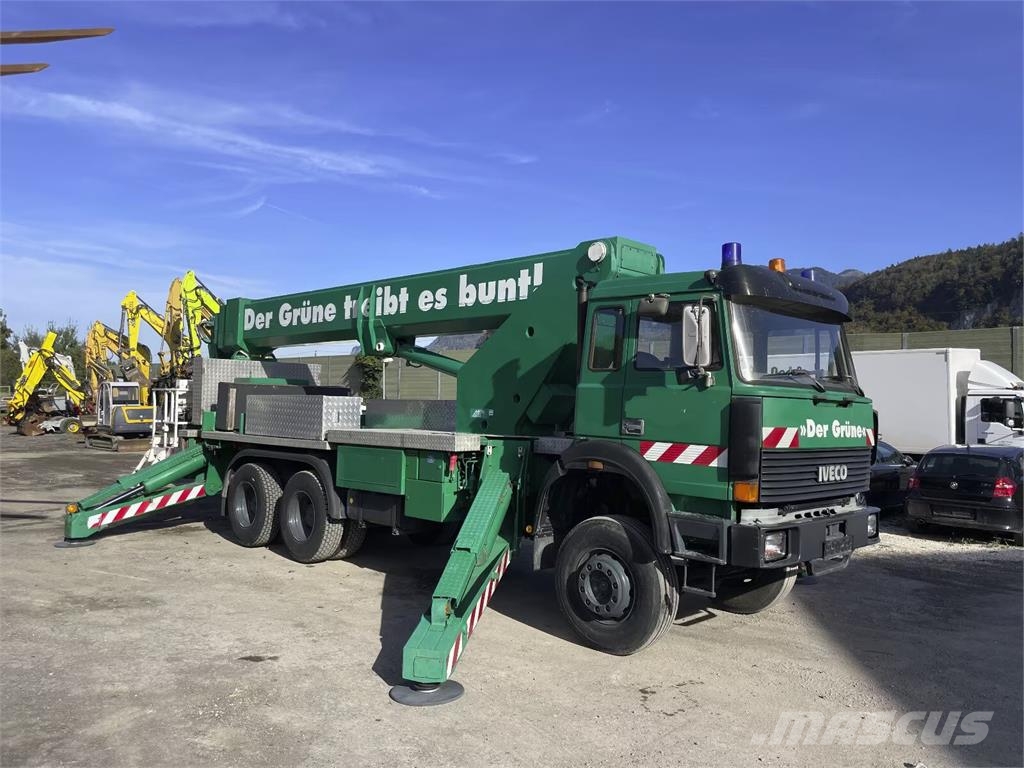 Iveco 260-251 HB Plataformas sobre camión