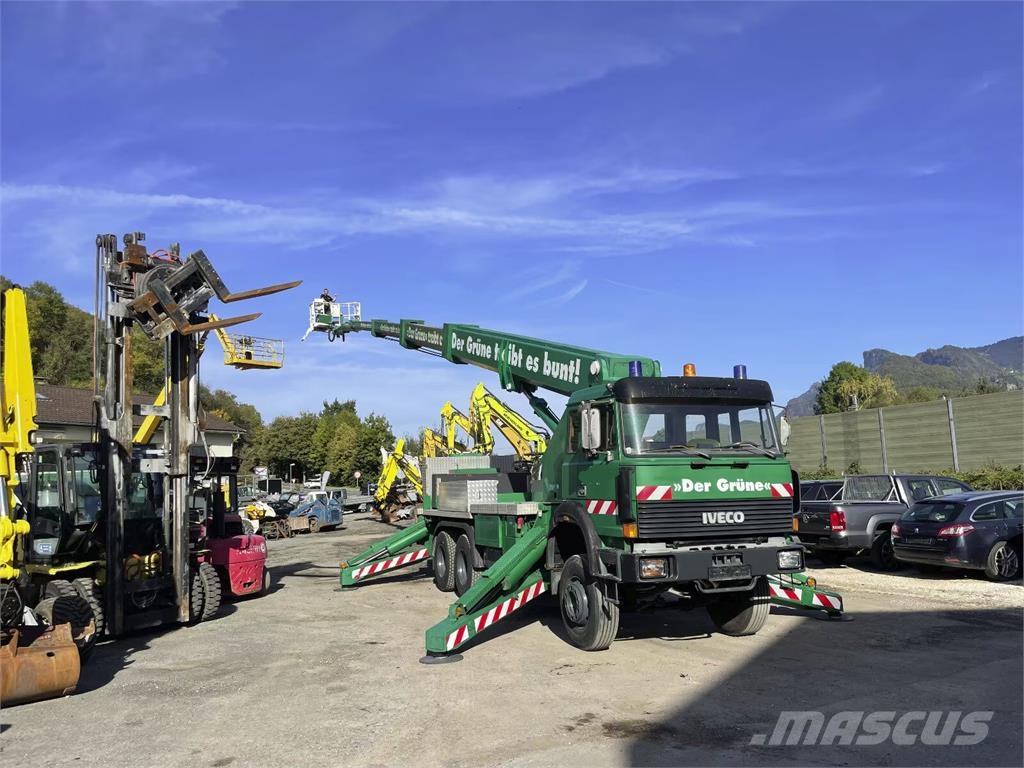 Iveco 260-251 HB Plataformas sobre camión