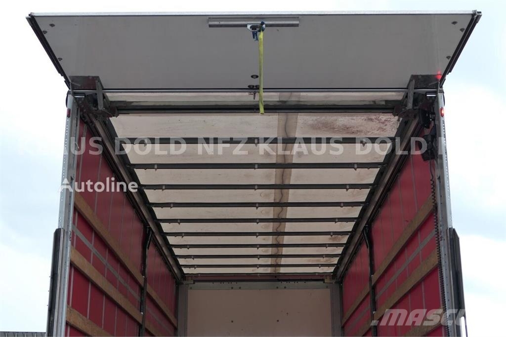 Iveco AGL 290 Curtainsider Truck with Curtainsider Trail Camiones de caja de lona