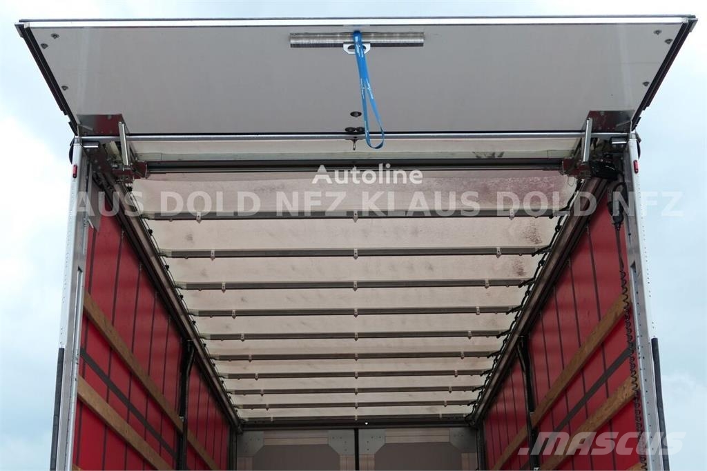 Iveco AGL 290 Curtainsider Truck with Curtainsider Trail Camiones de caja de lona