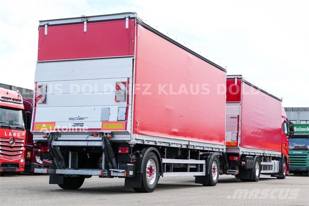 Iveco AGL 290 Curtainsider Truck with Curtainsider Trail Camiones de caja de lona