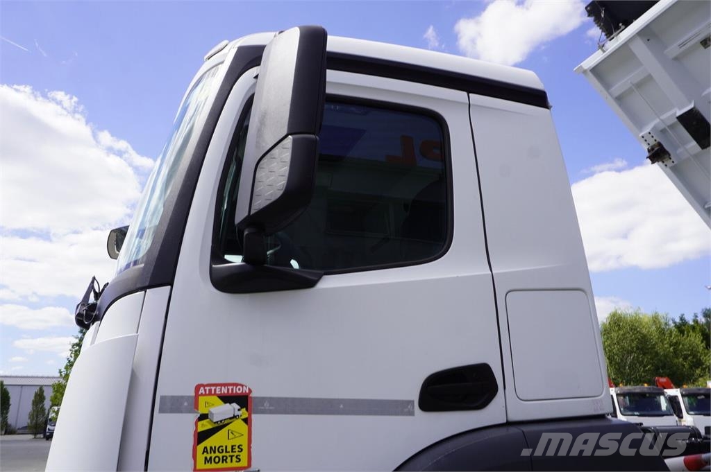 Iveco Arocs 3243 8x4 / 130 tho. km! / Meiller 2-way tipp Kipper