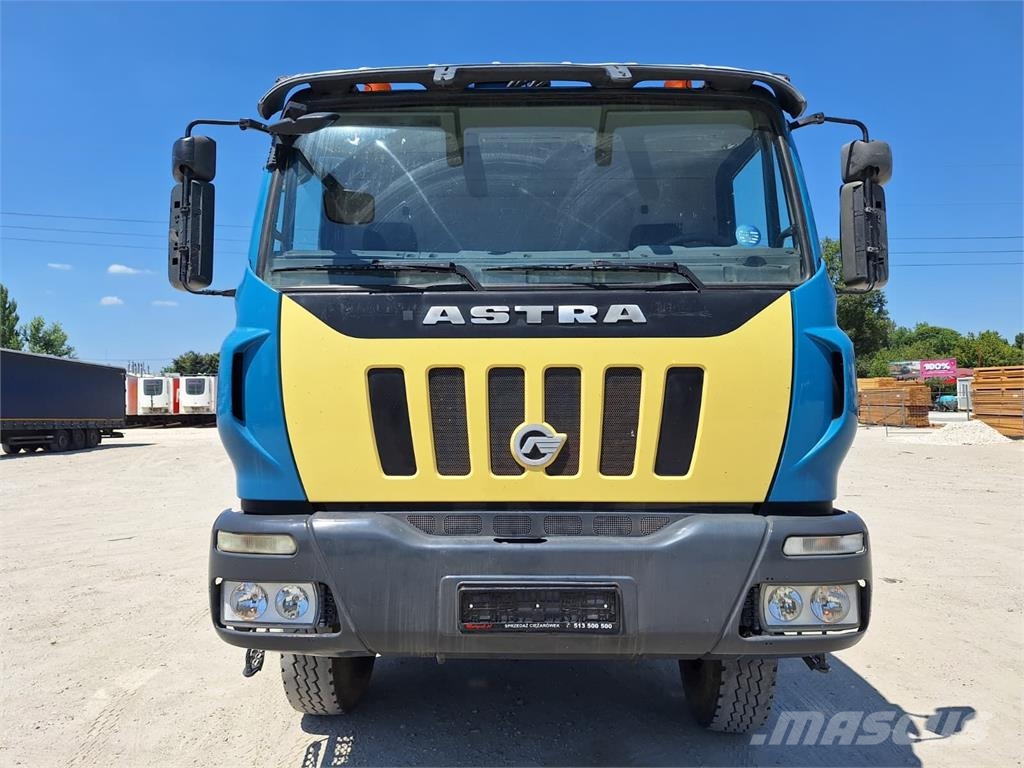 Iveco Astra Veicoli 84 44 - 8x4 / Cifa Magnum MK 28.4 .  شاحنات خرسانة
