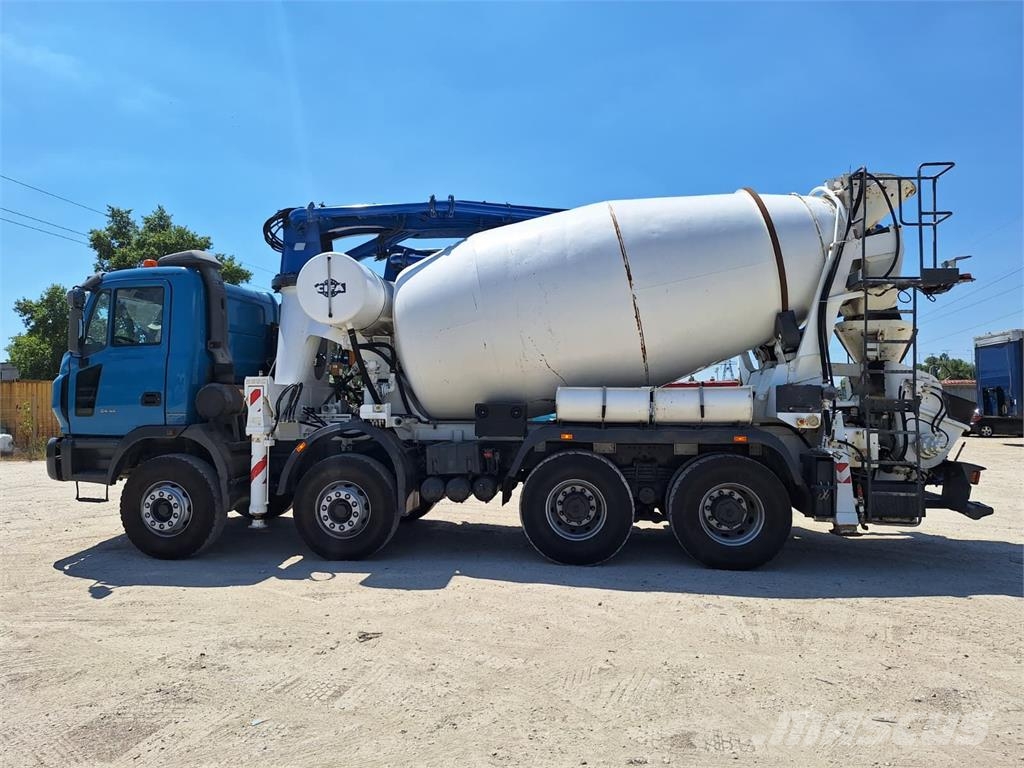 Iveco Astra Veicoli 84 44 - 8x4 / Cifa Magnum MK 28.4 .  شاحنات خرسانة