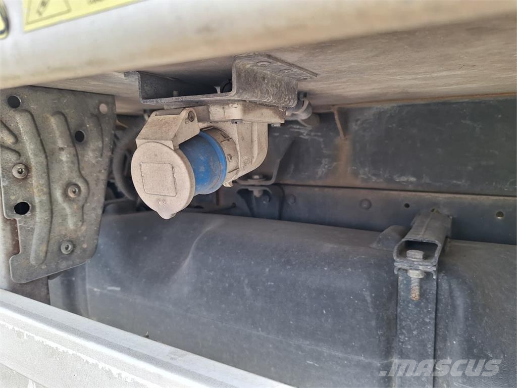 Iveco Daily 35-130 - Carrier Xarios 300 frigo Otros camiones