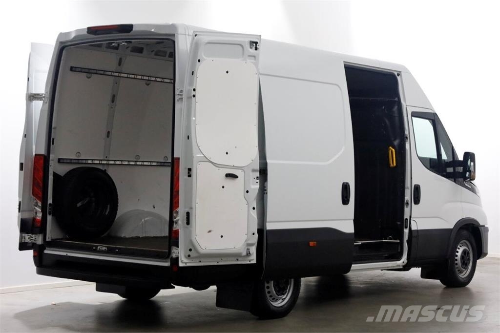 Iveco Daily 35S21 3.0 210pk L2H2 HiMatic Automaat Navi/C Autre camion