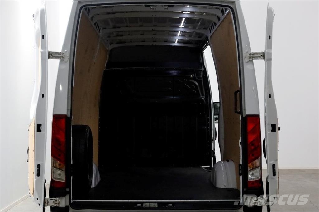 Iveco Daily 35S14 136pk L2H2 Airco/Camera Trekgewicht 35 Ostali kamioni