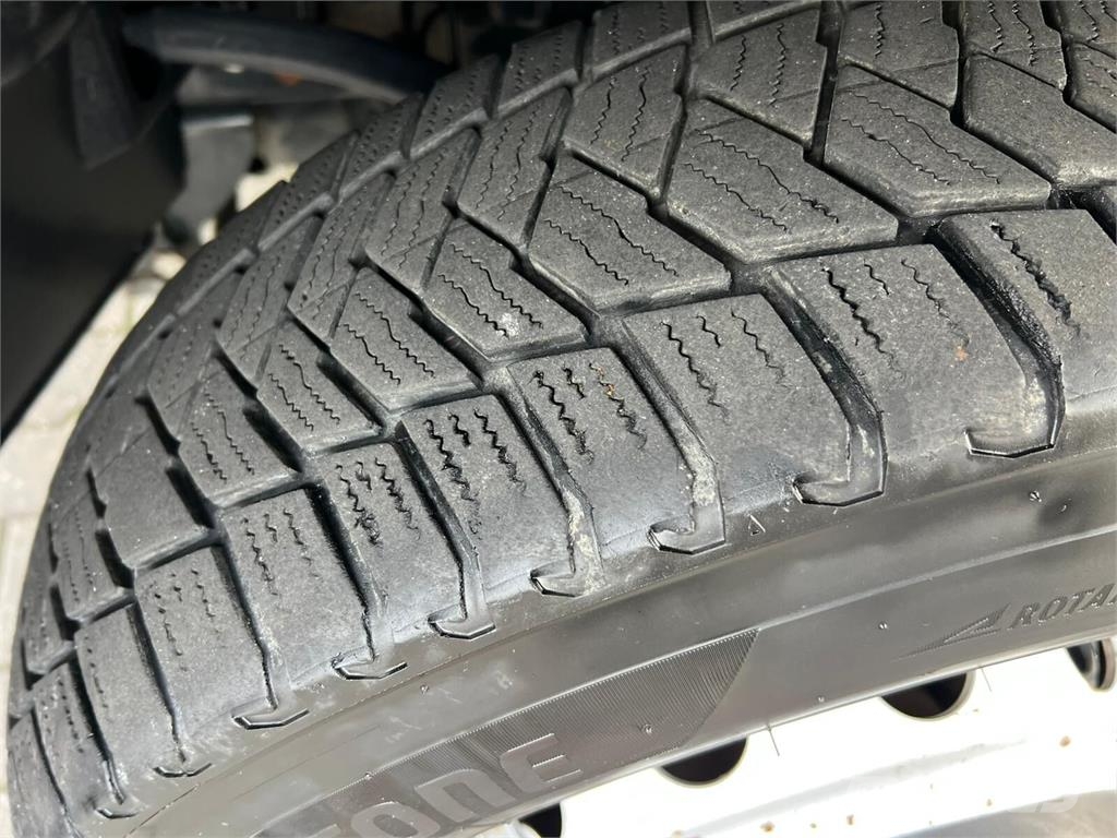 Iveco DAILY 60C18 FURGON L4H2 Otros camiones