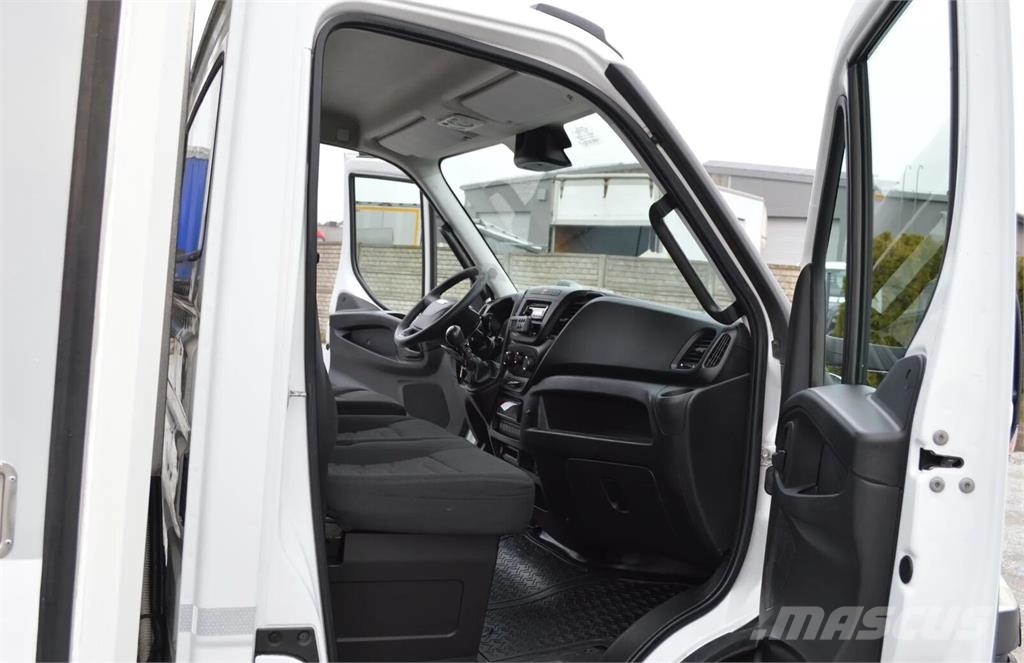 Iveco DAILY 60C15 REFRIGERATOR + SIDE AND REAR DOORS, LI Kamioni hladnjače