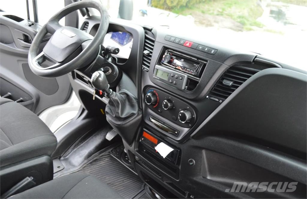 Iveco DAILY 60C15 REFRIGERATOR + SIDE AND REAR DOORS, LI Kamioni hladnjače