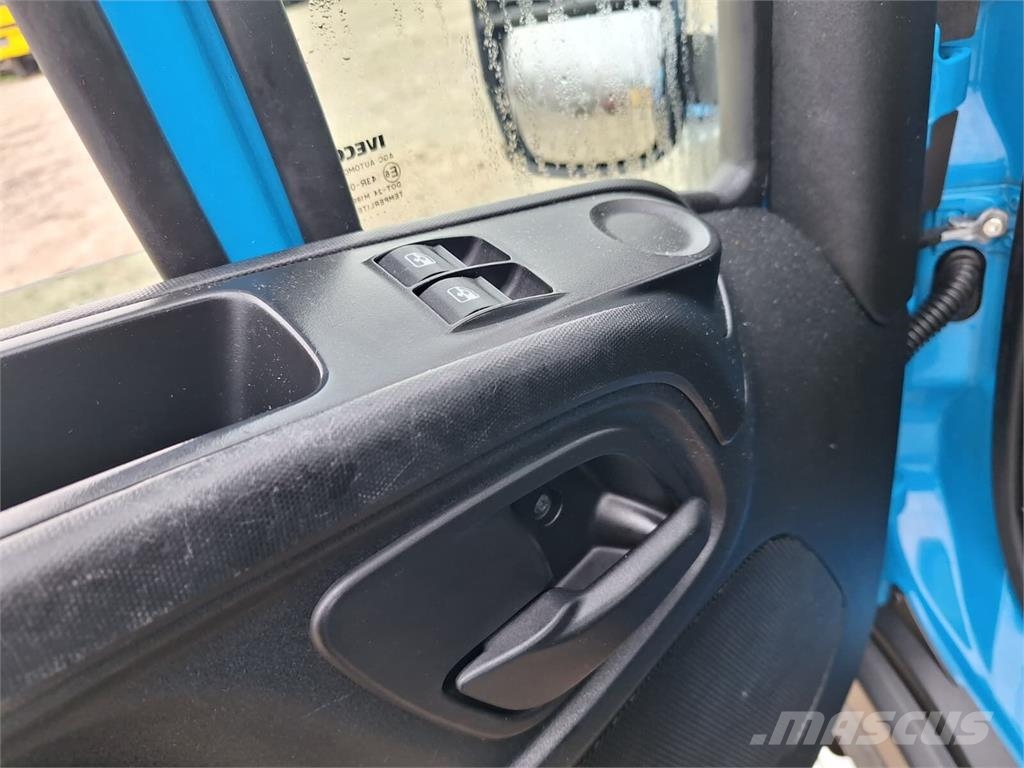 Iveco Daily 72-150 - hydro platform + winch - car transp Puksiirid