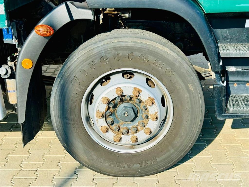 Iveco Eurocargo 180E25 平板式/側卸式卡車