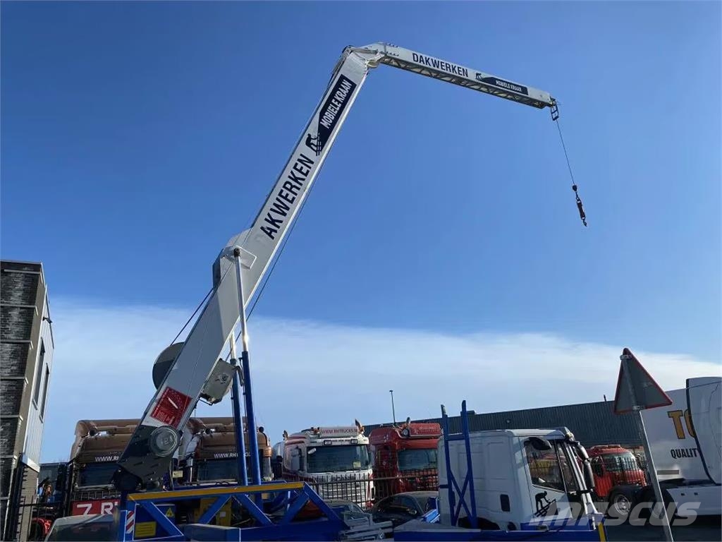 Iveco EuroCargo 90E18 Kraner på larvebånd