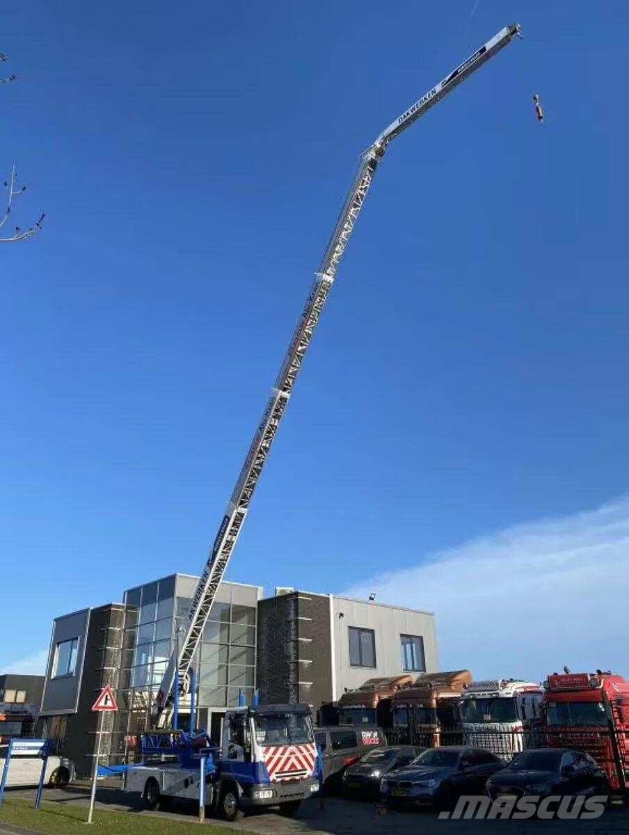 Iveco EuroCargo 90E18 Kraner på larvebånd