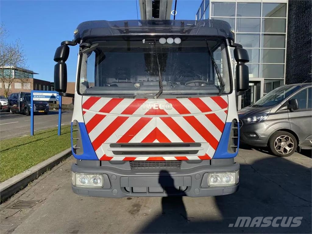 Iveco EuroCargo 90E18 Kraner på larvebånd