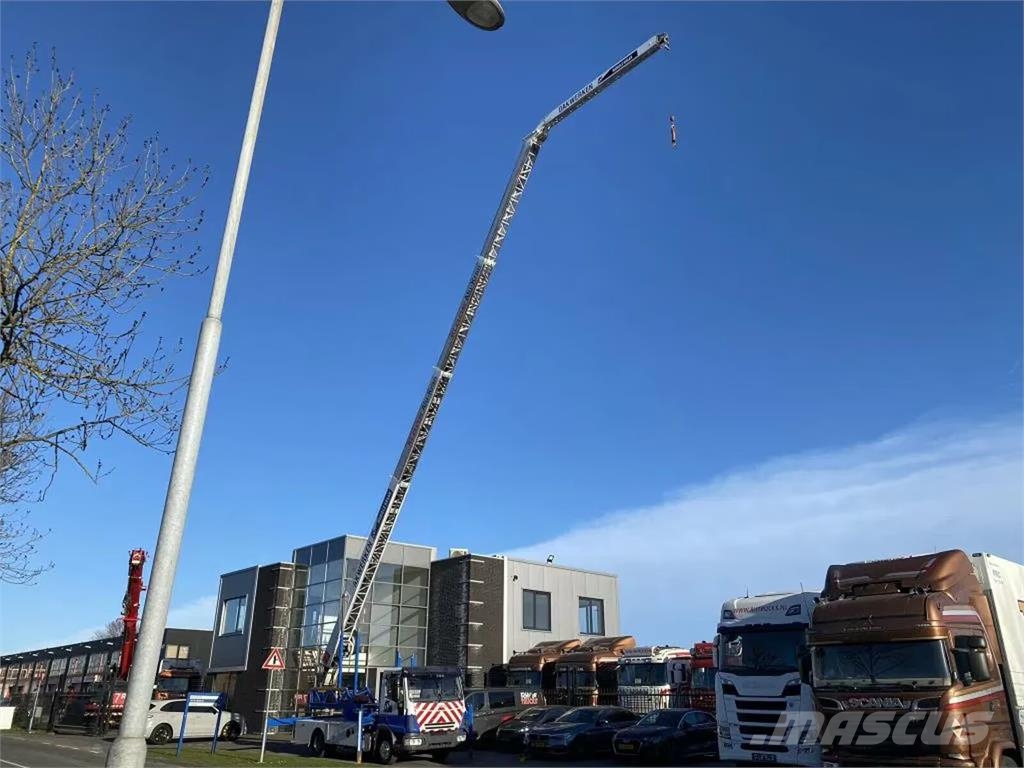 Iveco EuroCargo 90E18 Kraner på larvebånd